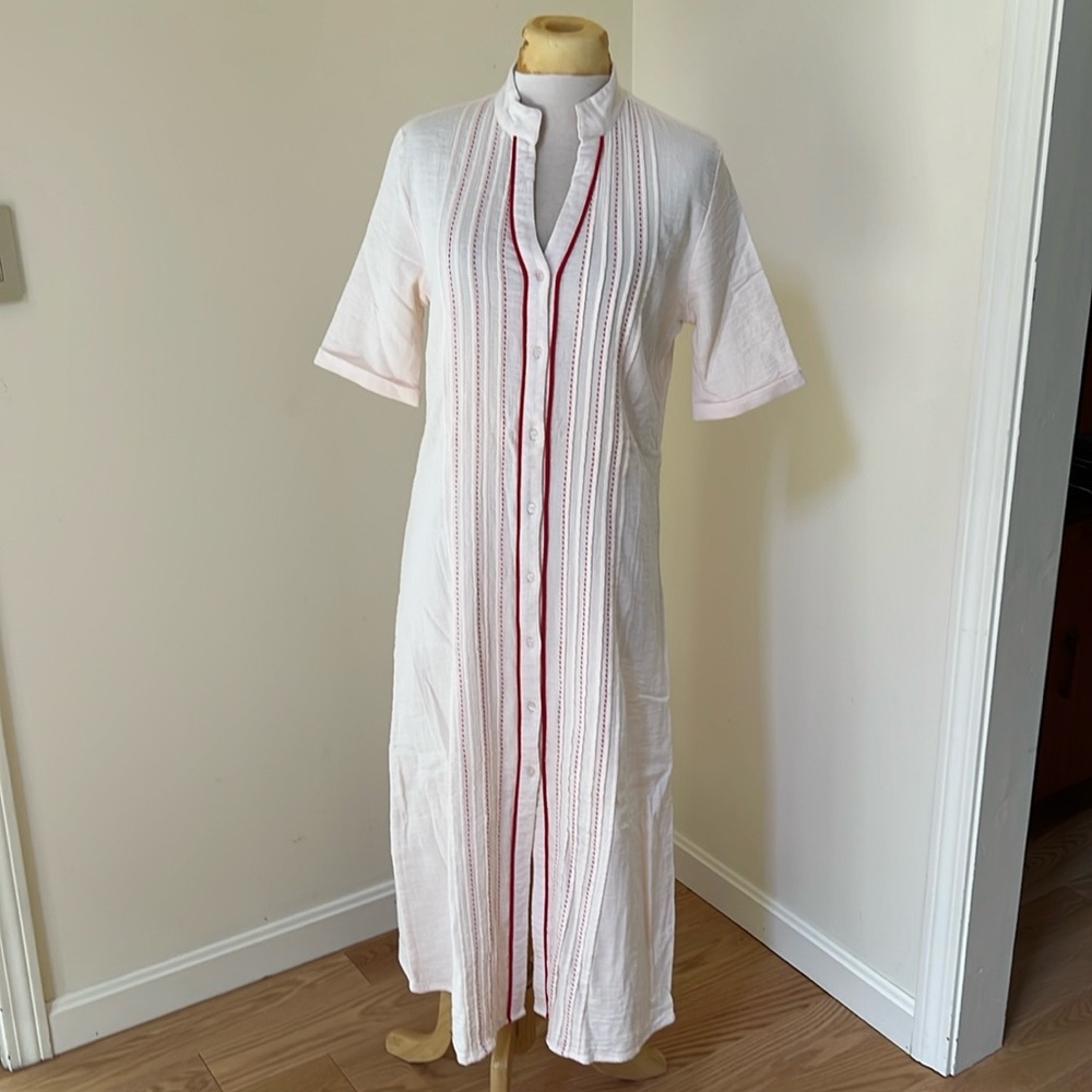 New! Alice Walk medium gauzy cotton pintuck dress with stitching. - Picture 2 of 8